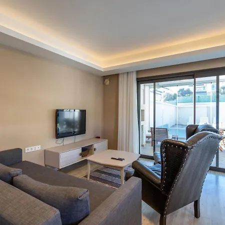 With Large Garden In Izmir, - Awz 109 Cesme