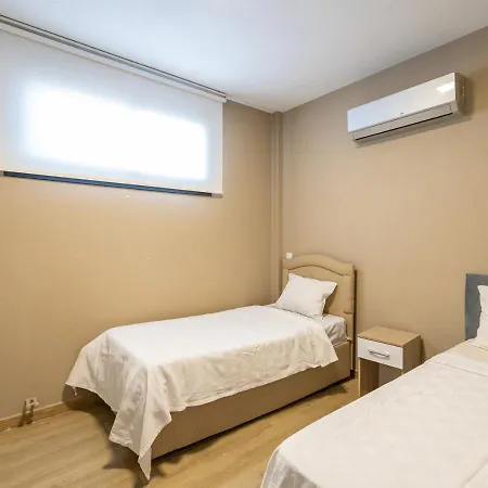 Villa With Large Garden In Izmir, - Awz 109