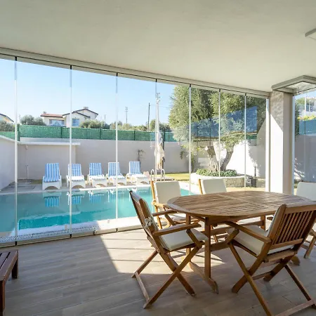 Villa With Large Garden In Izmir, - Awz 109 *